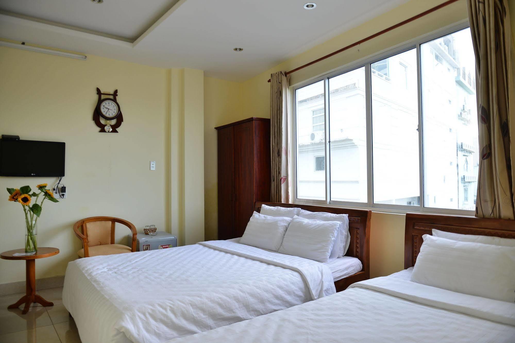 Oc Tien Sa Hotel Da Nang Exterior photo